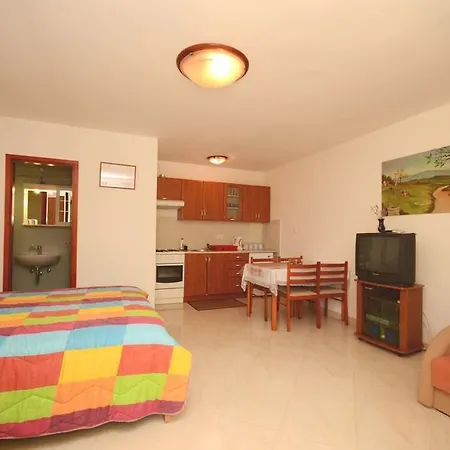 Apartment And Mirjana