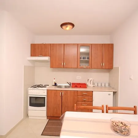 And Mirjana Apartment